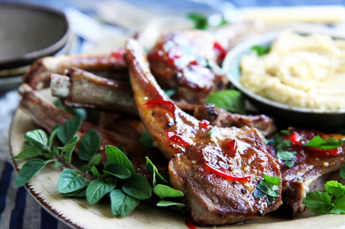 Jagnięcina z kuminem i słodkim sosem chilli