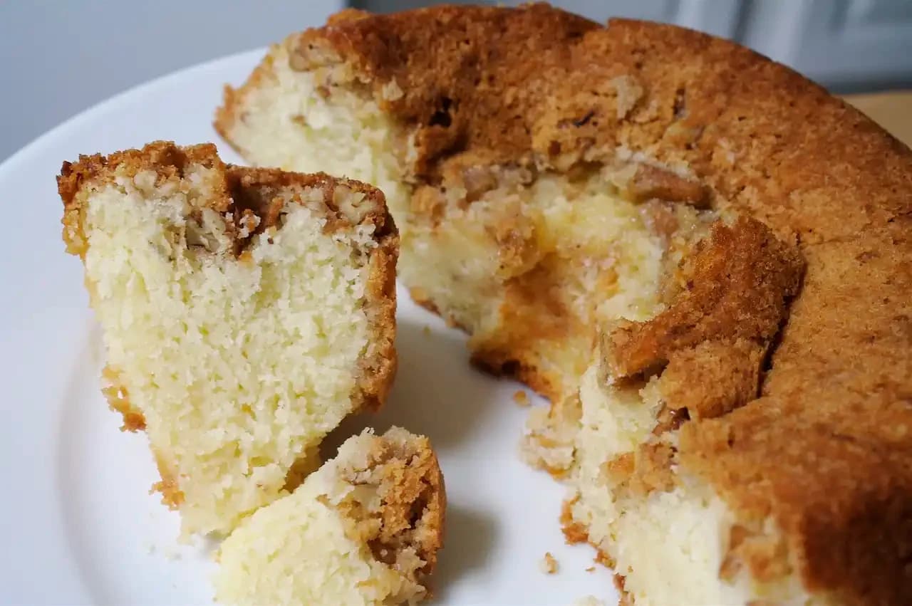 Louisiana Crunch Cake