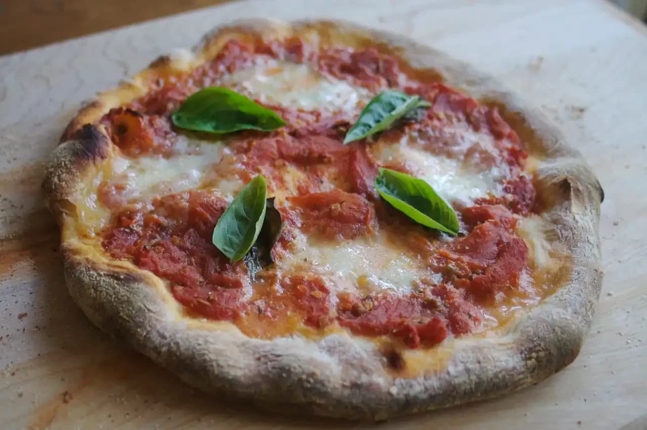 Margherita Pizza, styl neapolitański