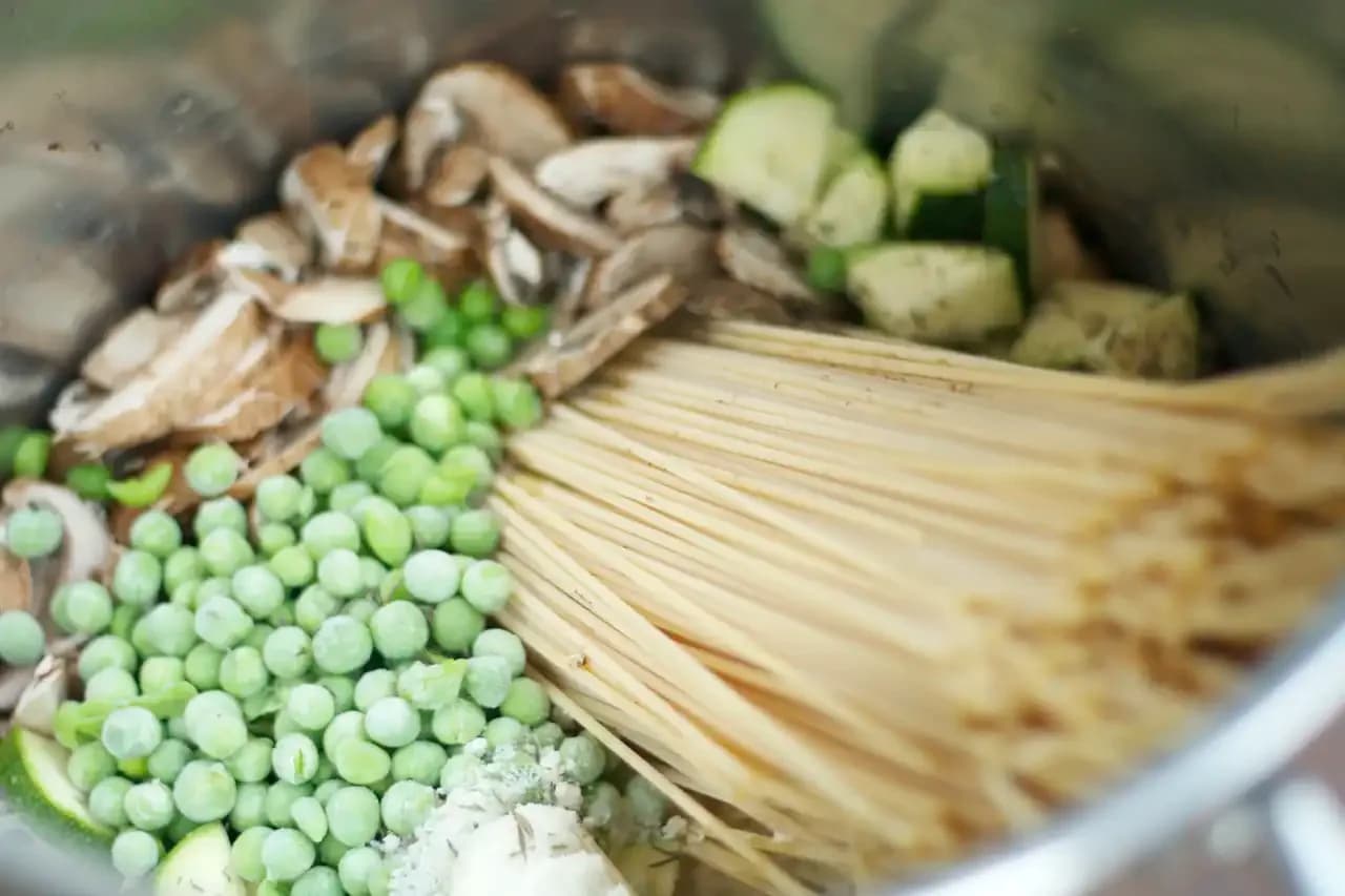 One Pot Zucchini Mushroom Pasta