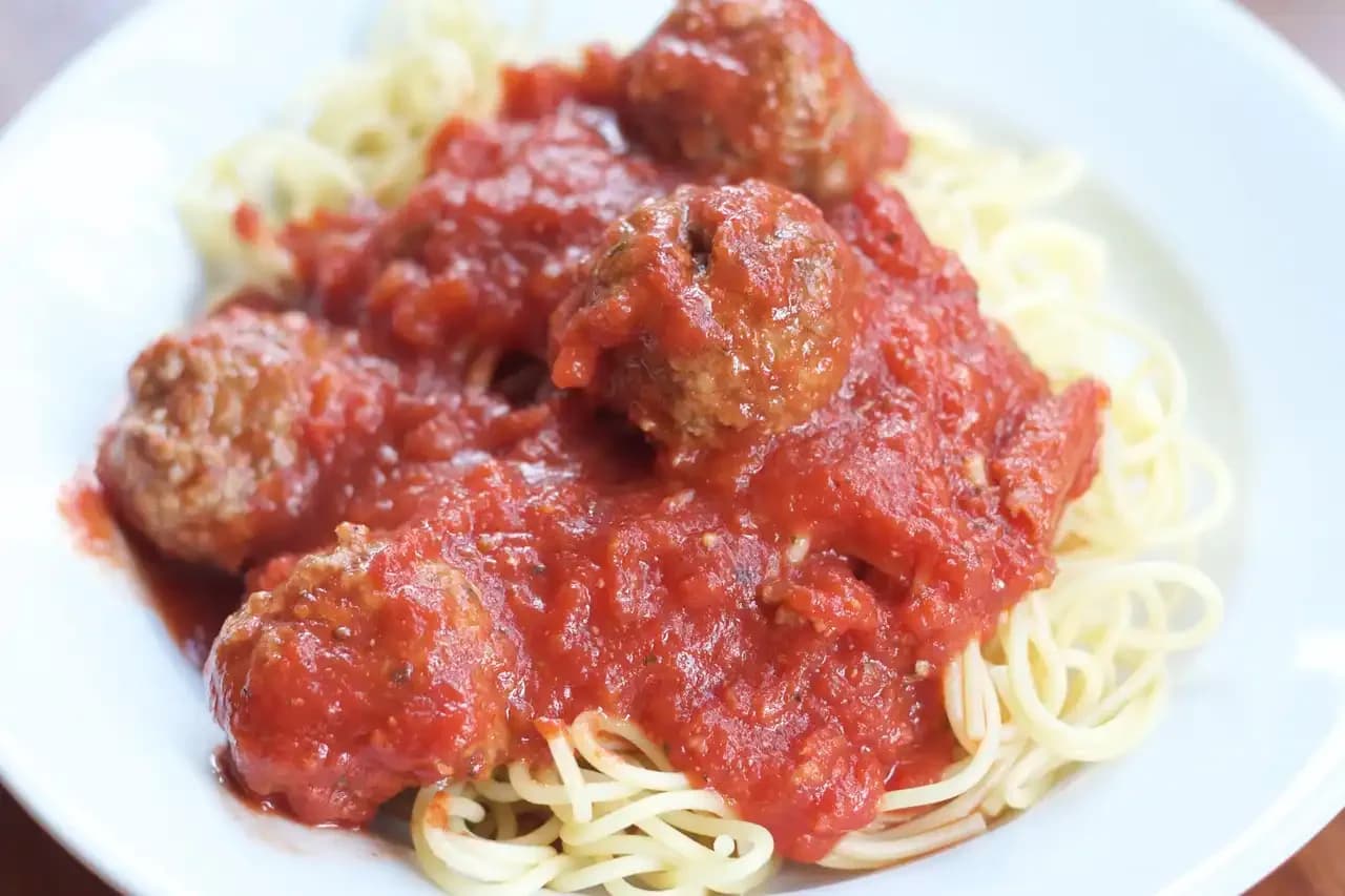 Spaghetti z pulpecikami