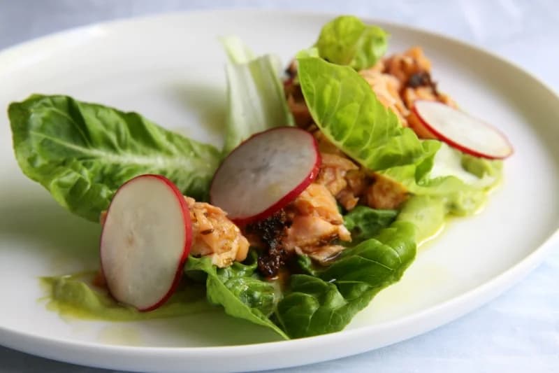 Spiced salmon z sosem zielona bogini