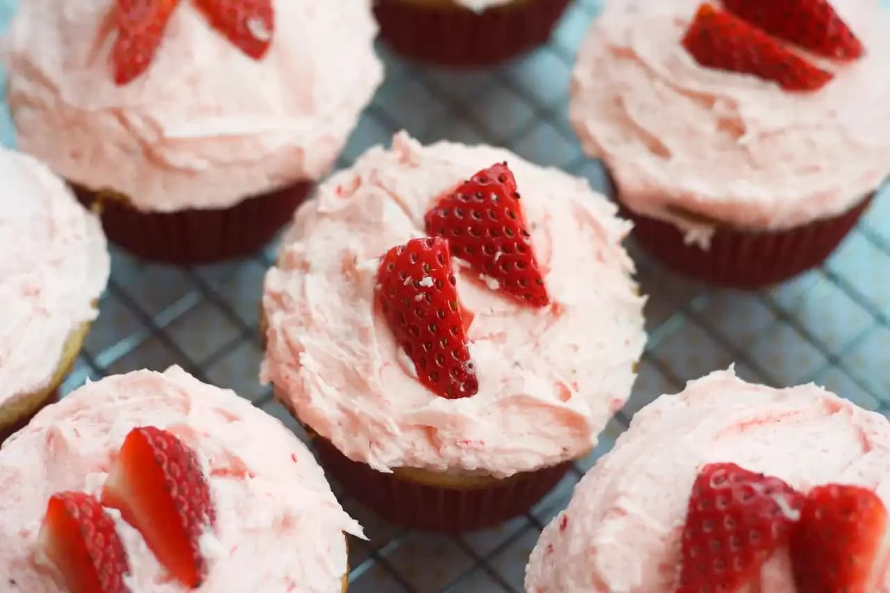 Strawberry Milkshake Cupcakes