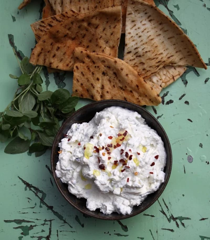 Dip z fety i oregano